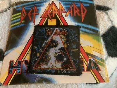Def Leppard - Hysteria - 7” Vinyl With Sew On Patch Sealed From New. LEPS3 - Image 1 of 2