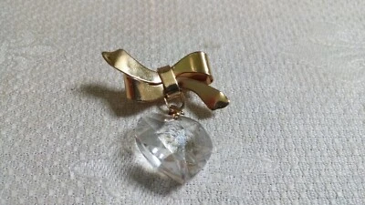 Broche broche vintage de metal dorado facetado cristal transparente corazón cinta colgante lazo prendedor Foto 1 de 2