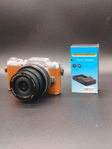 Panasonic LUMIX DMC-GF7 Mirrorless Digital Camera Body Brown from Japan - Picture 1 of 8