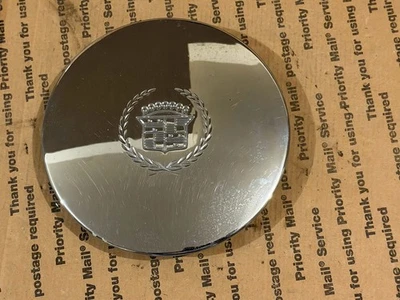 9593259 2000-2005 Cadillac Deville OEM tapa central cromada - (1) Foto 1 de 4