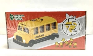 Takara Tomy / Dream Tomica Peanuts Gang School Bus / Snoopy Town Limited - Picture 1 of 6