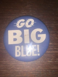 Go Big Blue 2,25 pollici soorts pulsante pinback - Foto 1 di 4