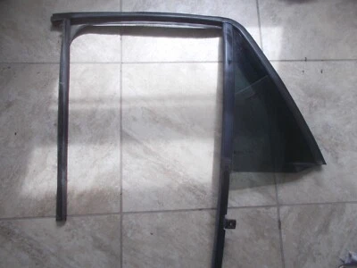 Saturn Vue SUV Ventana fija Vidrio LH Puerta lateral del conductor 02 03 04 05 Usado OEM Foto 1 de 2