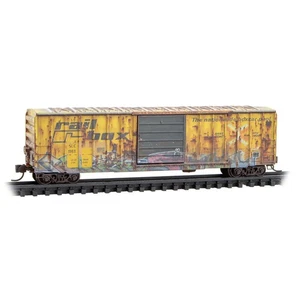 N Micro Trains 025 44 442 San Luis Central/ex-Railbox 50' Rib Side Boxcar - Bild 1 von 2