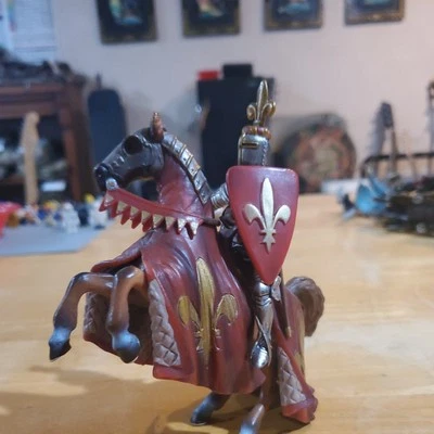 Schleich 2003 Mundo de Caballeros CABALLERO ROJO y Caballo  Foto 1 de 3