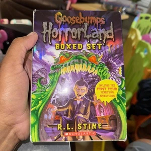 R.L. Stine Goosebumps HorrorLand Boxed Set Includes First Four Adventures. - Picture 1 of 2