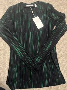 HUGO BOSS Estampado Abstracto LS TOP con Mini PLISADO Talla Mediana Precio de venta sugerido por el fabricante $499 - Imagen 1 de 5