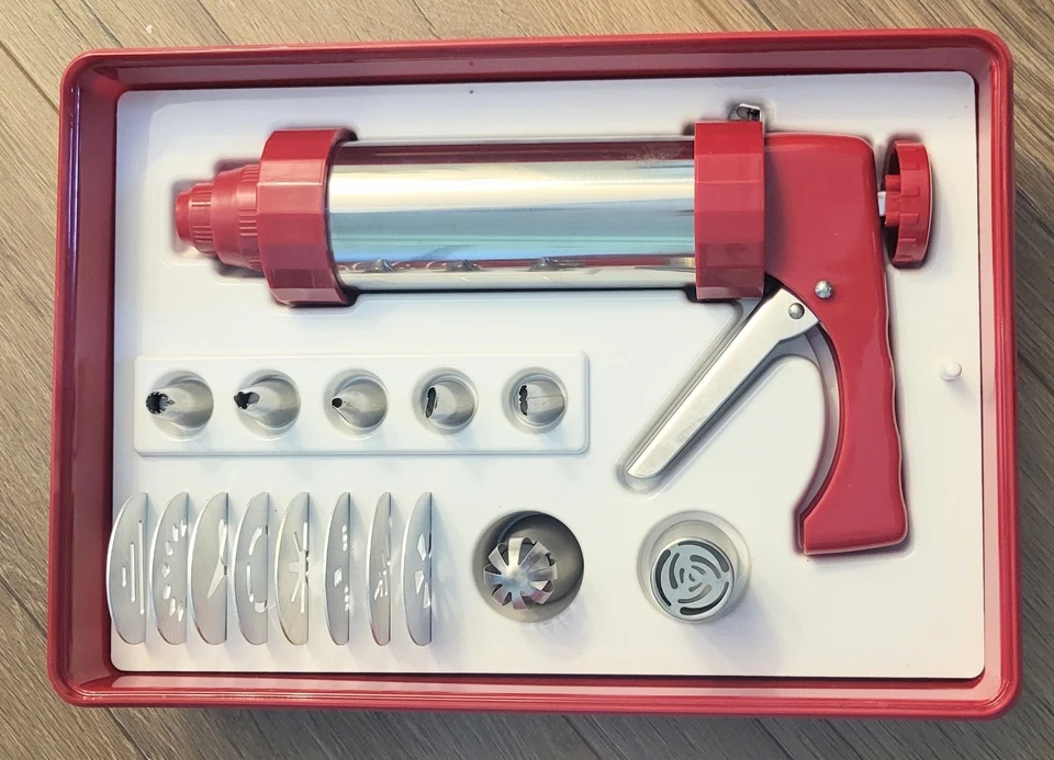 Wolfgang Puck Cookie Press & Decorating Set.. Case Is Red👉SDP👈 - Image 1 of 4