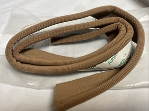 Mercedes benz W123 Seal Rail 123 690 03 22 8323 Palomino B Pillar Trim Piece OEM - Foto 1 di 3