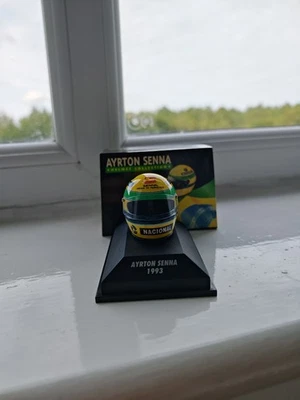 Minichamps Ayrton Senna Helm Kollektion 1993 SENNA BIS ZUR PERFEKTION GEFAHREN - Bild 1 von 4