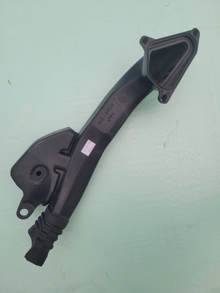 NUEVO COLECTOR DE AIRE DERECHO DERECHO DUCATI 848 1098 1198 44211492A ADMISIÓN Foto 1 de 4