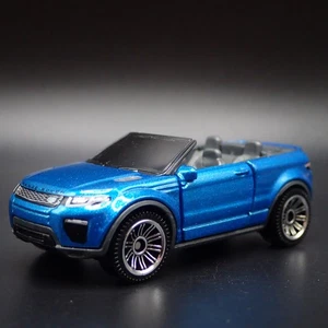 2017-2018 Range Rover Evoque Converible 1:64 Diorama Scala Automodello Metallo - Foto 1 di 7