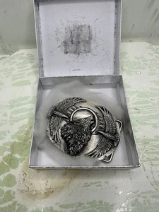 SISKIYOU GÜRTELSCHNALLE HEULENDER WOLF & ADLER VINTAGE 1995 NEU - Bild 1 von 4