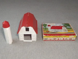 Plasticville O/S Barn Kit 1601 100 Boxed ~ TS - Picture 1 of 6