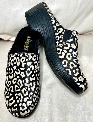 Zueco de cuero para mujer Alegria Sereniti (talla 9,5-10) tundra leopardo nuevo 34 Foto 1 de 4