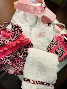 Costume da bagno estivo Costruisci un orso collezione:Bikini. Asciugamano, occhiali da sole, cappello, accappatoio - Foto 1 di 7