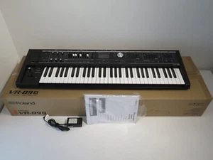 Roland VR-09 B 61 Tasten V-Combo Orgel/Klavier/Synthesizer - Near Mint/Boxed - Bild 1 von 14