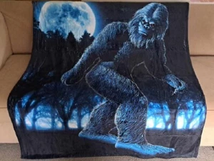 New Big Foot Sasquatch Blue Thick Plush Throw Gift Blanket Wall Decor Full Moon - Picture 1 of 3