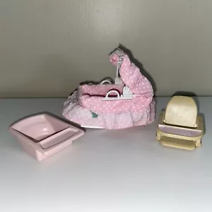 Vintage Calico Critters Sylvanian Families Baby Furniture Bassinet Cradle Chair - Picture 1 of 3