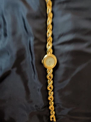 Reloj Mujer Pulsar Cuarzo Vintage Chapado en Oro. Necesitará una batería que no funciona Foto 1 de 4