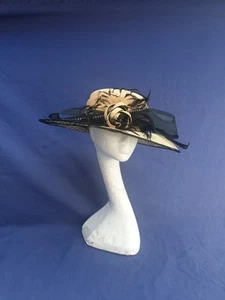 Sombrero de boda Cappelli Condici para damas borde ancho negro beige arco grande carreras de iglesia - Imagen 1 de 12