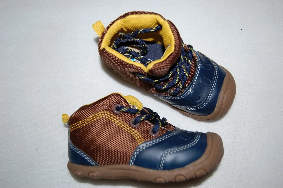 Botas infantis masculinas RUGGED com cadarço MARROM AZUL parte superior baixa CARTERS Child Mine 3 5 6 - Imagem 1 de 1