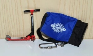 Hot Wheels Monopattino Blade Super Scooter 2000 portachiavi sacca - Foto 1 di 3