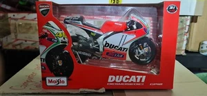 Minichamps 122110046 DUCATI DESMOSEDICI VALENTINO ROSSI MOTOGP 2012 model 1:10 - Picture 1 of 9