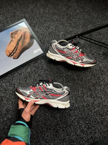 Vintage Y2K Asics Gel Radience Uomo Taglia 9 5 27 5 cm. Sneakers da corsa bianche rosse
