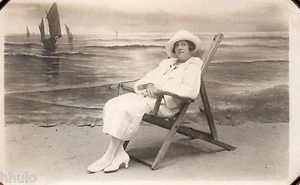 BD629 Carte Photo vintage card RPPC Femme woman mode fashion décor plage bateau - Picture 1 of 1