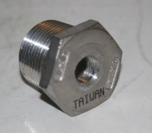 1" MNPT x 1/4" FNPT 316ss Hex Bushing Taiwan TC-316 - Picture 1 of 3