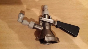 KEG CONNECTOR - A TYPE - GUINNESS KRONENBOURG STAROPRAMEN BEER + more - Picture 1 of 2