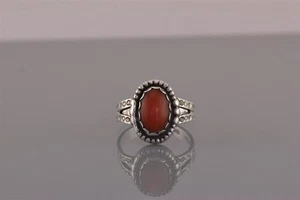 Anillo con banda punteada de coral rojo de plata esterlina nativa americana picto 925 talla: 5 - Imagen 1 de 8