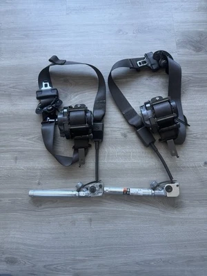 2019-2020-2021-2022-2023-Cinturones de seguridad Chevrolet Blazer (izquierdo y derecho) color negro Foto 1 de 4