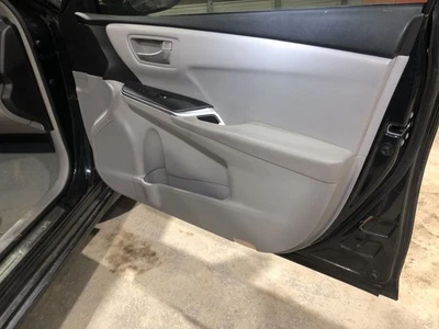 Toyota Camry 2015 panel de moldura de puerta delantera 927528 Foto 1 de 4