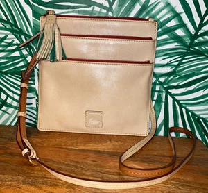 Dooney & Bourke Umhängetasche elfenbein Florentiner Vacchetta Leder schmal Reißverschluss  - Bild 1 von 10