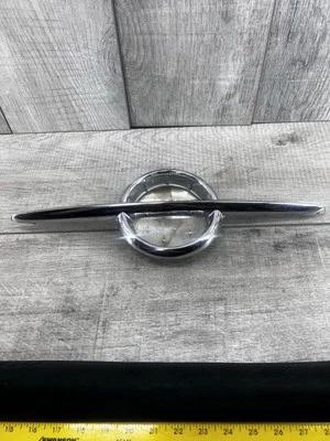 Oldsmobile Hood Saturn Rocket Jet Emblem Deluxe 88 Super 88/98 1956 y Starfire Foto 1 de 4