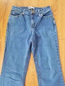 Signature Levi & Strauss Misses 10 Medium At Waist Bootcut Denim Blue Jeans - Picture 1 of 9