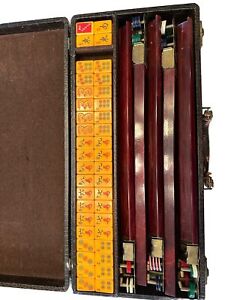 Vintage Mahjong Butterscotch Bakelite 152 Tiles 5 Racks Case Mah Jong Set Game.