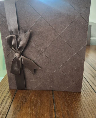 Álbum de fotos imitación gamuza contiene 200 fotos de 4x6", 2 por página marrón Foto 1 de 4