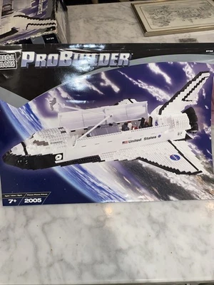 VINTAGE! Large Mega Bloks Pro Builder Space Shuttle Endeavor #9736 - Image 1 of 4