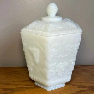 Bote de vidrio de leche vintage Fire King Anchor Hocking tarro de galletas patrón de uva - Imagen 1 de 9