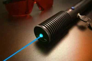 Blue High Power Laser Pointer Hand Held laser 445nm 15W (7-12 meters burning) - Picture 1 of 11