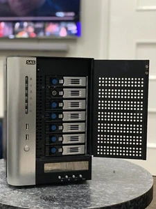 Thecus N7700+ Ultimate 7 Bay NAS (drives included) - Picture 1 of 12