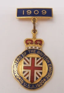 LAPEL PIN DAUGHTERS OF THE BRITISH EMPIRE IN USA ENAMELED - Picture 1 of 3