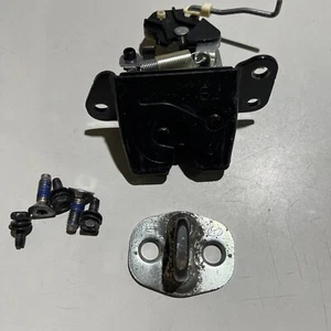 2008 Hyundai Tucson Rear Trunk Hatch Lid Lock Actuator Latch Striker - Picture 1 of 6