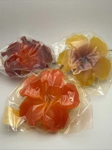 Three Vintage Floating Hibiscus Flower Candles - Picture 1 of 7