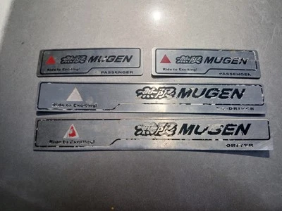Alféizares de puerta Mugen universales usados para sedán Foto 1 de 4