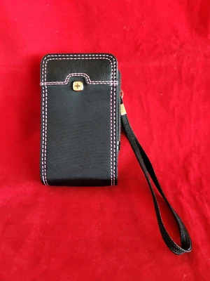 Wenger Small Camera Case in Black w/Pink Stitching WA-7806-02 -MINT CONDITION - Image 1 of 4