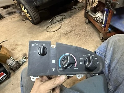 Оригинальный переключатель климат-контроля кондиционера для Ford E150 E250 E350 1997-2003 годов выпуска с задним вентилятором - Изображение 1 из 3
